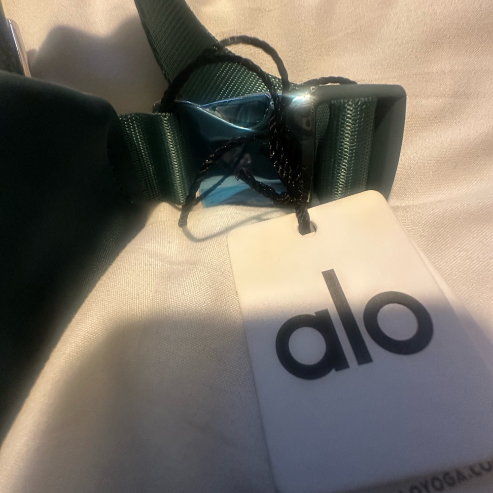 ALO Yoga Green Belt Bag - Picture 4 of 7